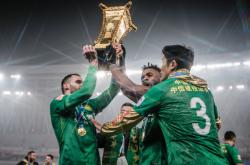 开云体育app-乌龙事件频发！球员操作失误，惹众笑的简单介绍