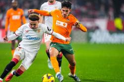 开云体育平台APP-瓦伦西亚客场绝杀，赢得胜利关键时刻