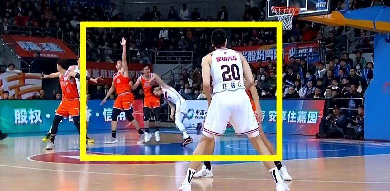 纷争不止！足球巨星们的激战之路的简单介绍