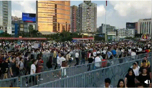 广州富力遭大连人逼平，两队难分高下的简单介绍