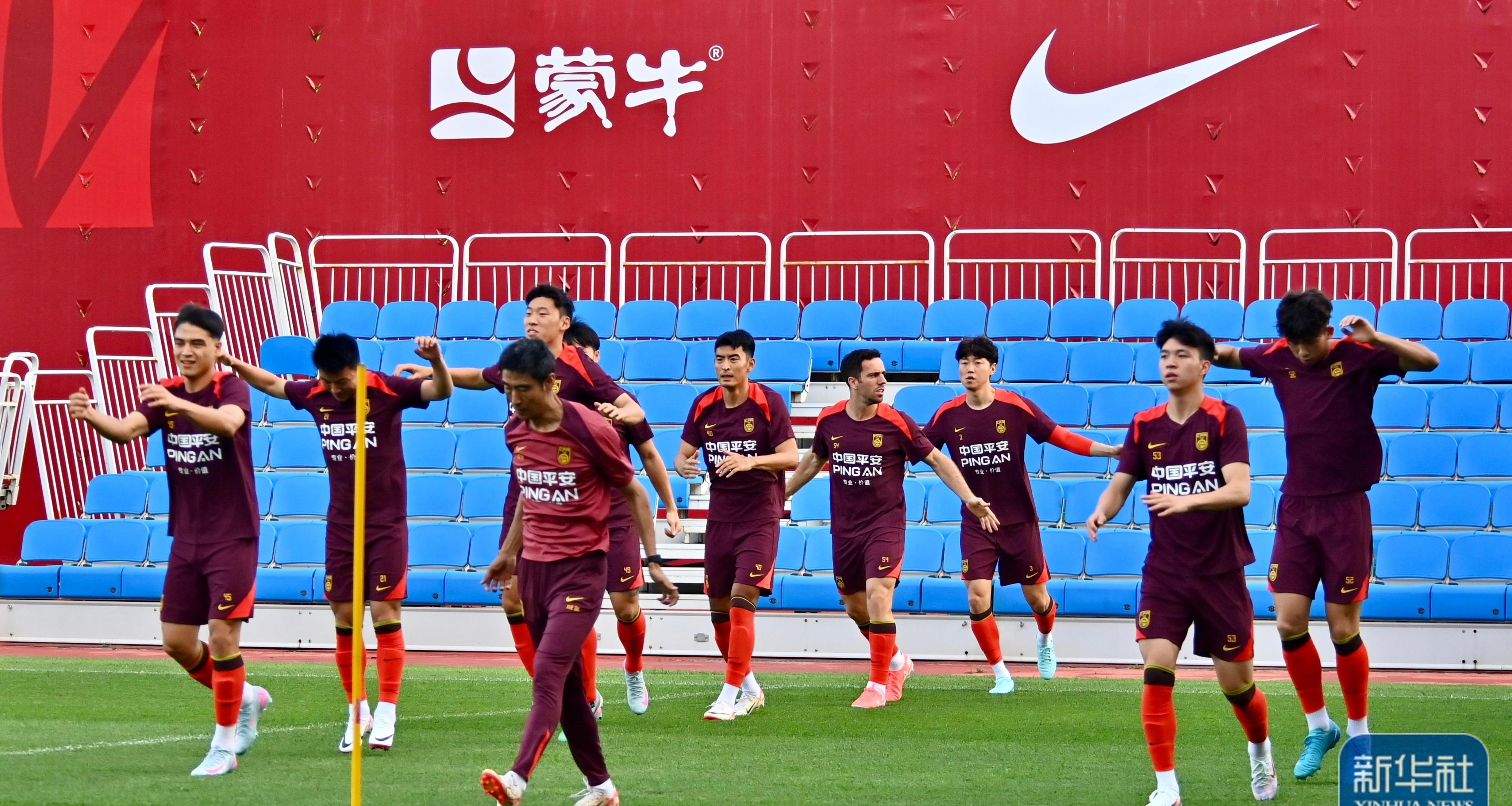 阿拉伯足球选拔冠军队员，备战东亚杯决赛的简单介绍